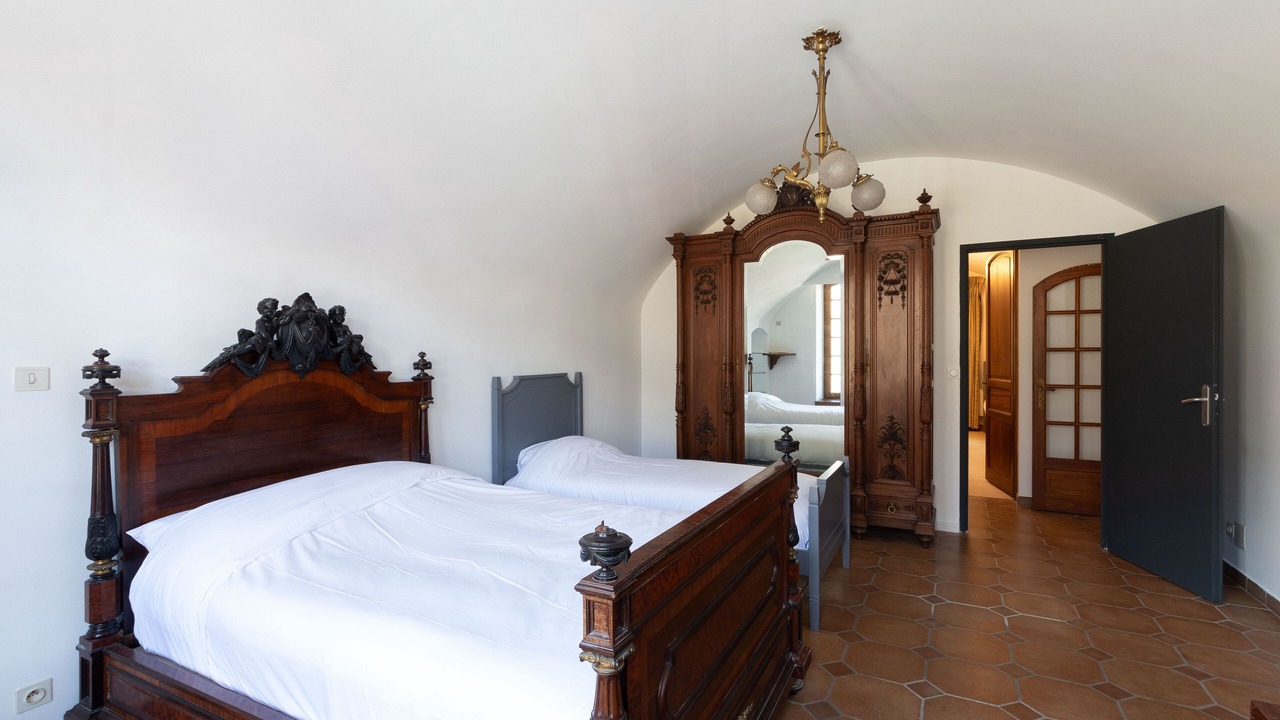 Photo of Others in Mercury