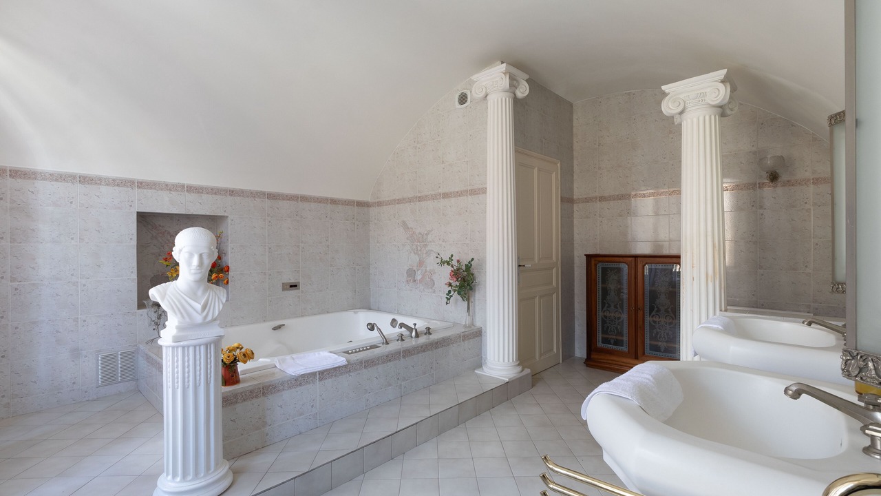 Photo of Others in Mercury