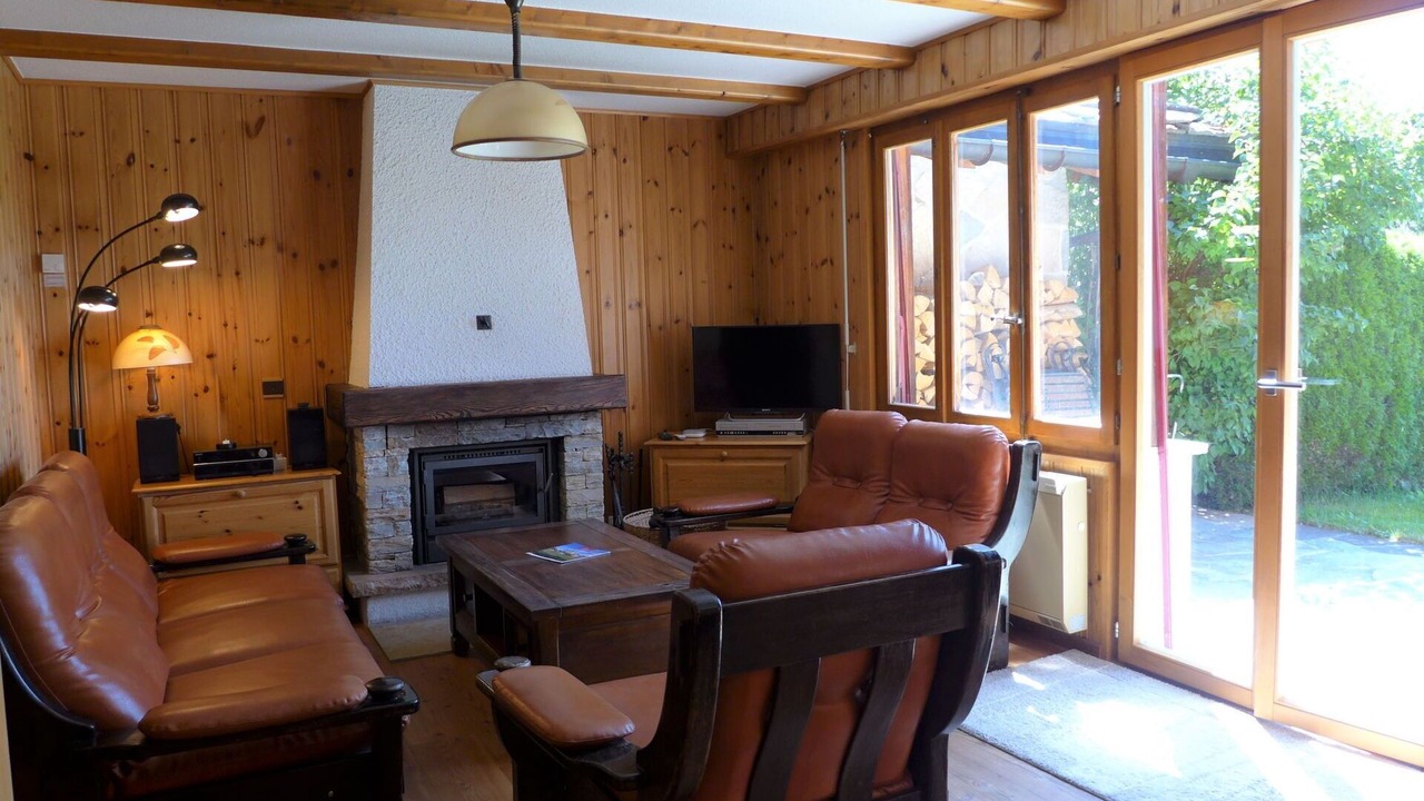 Photo of Livingroom in Lens