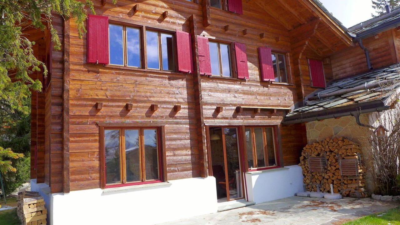Photo of Outdoor in Lens