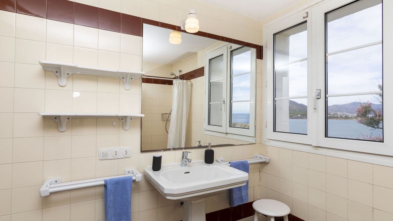Photo of Bathroom in Port de la Selva