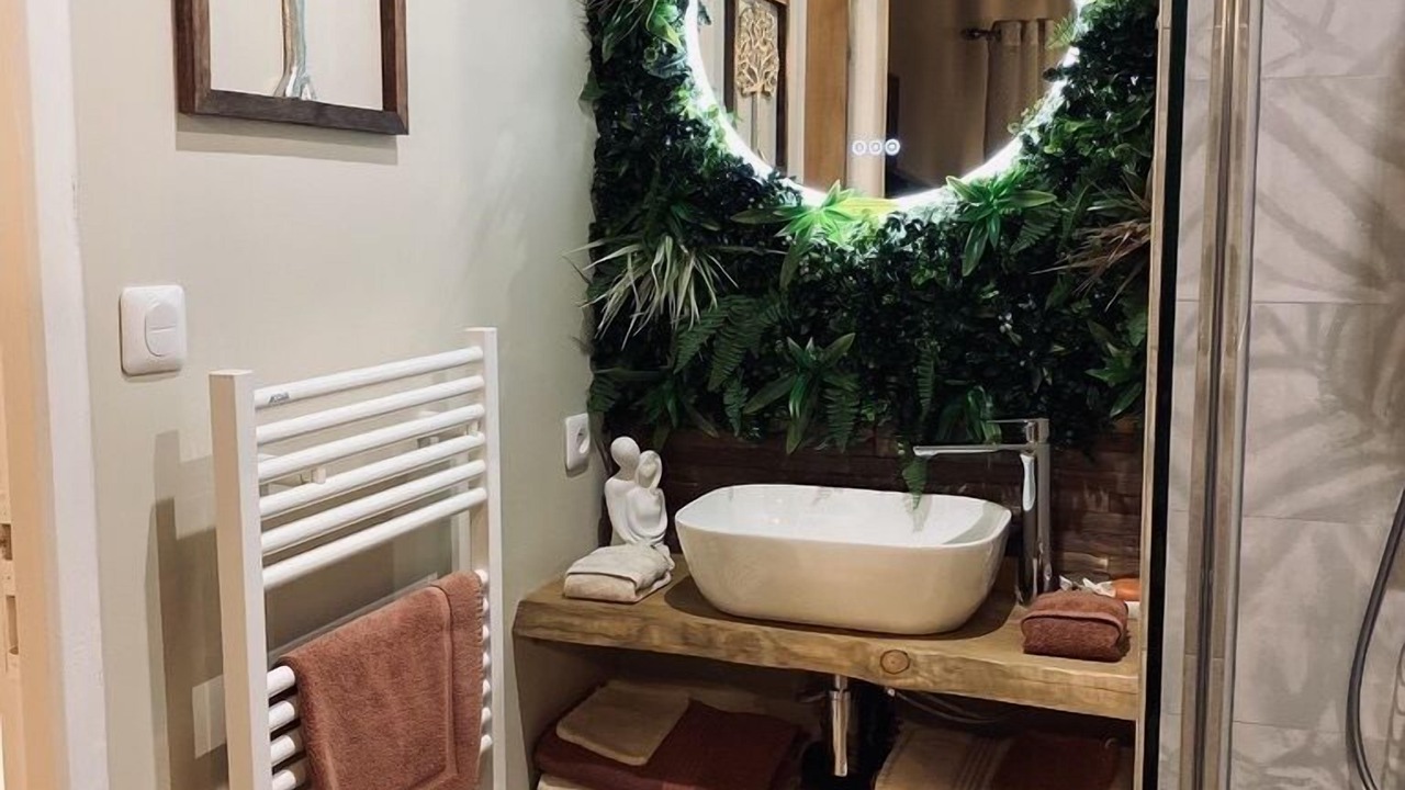 Photo of Bathroom in Campremy