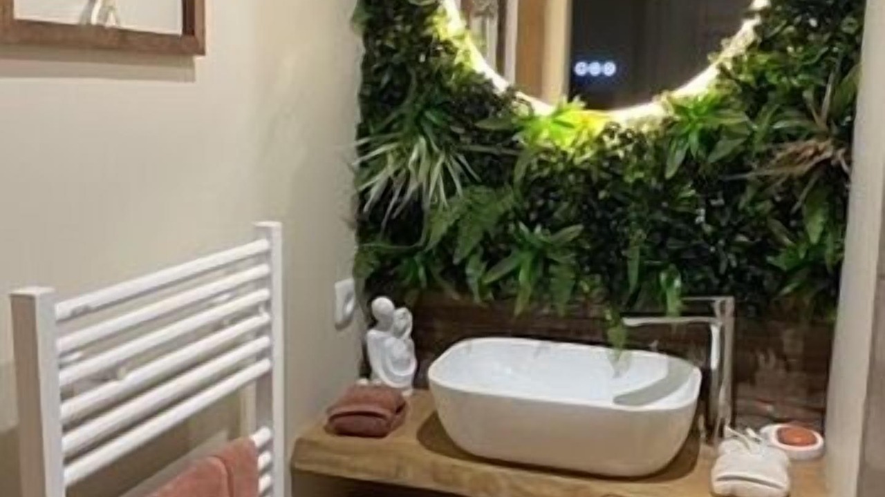 Photo of Bathroom in Campremy