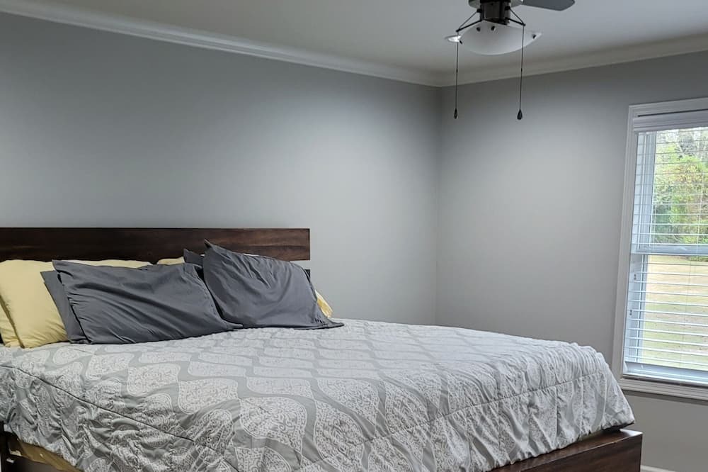 Photo of Bedroom in Quitman