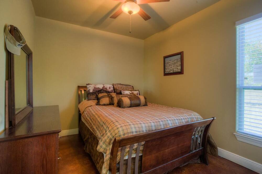 Photo of Bedroom in Telegraph