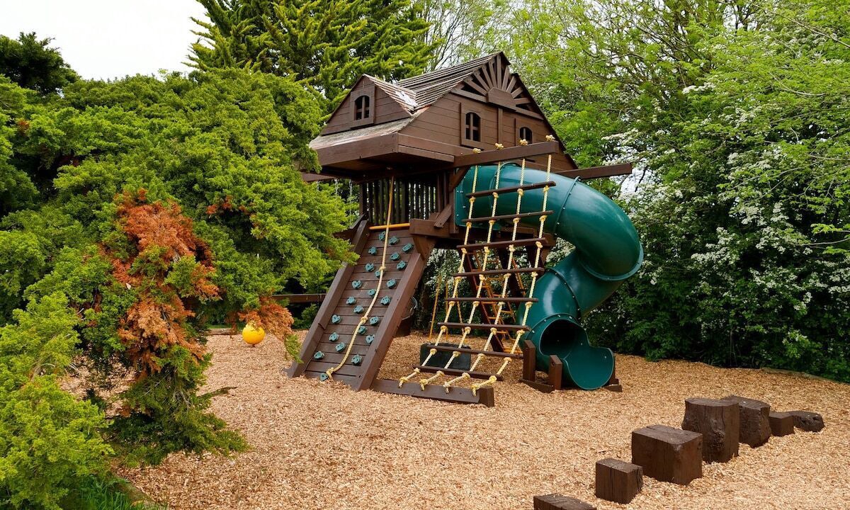 Photo of Others in Howlett End