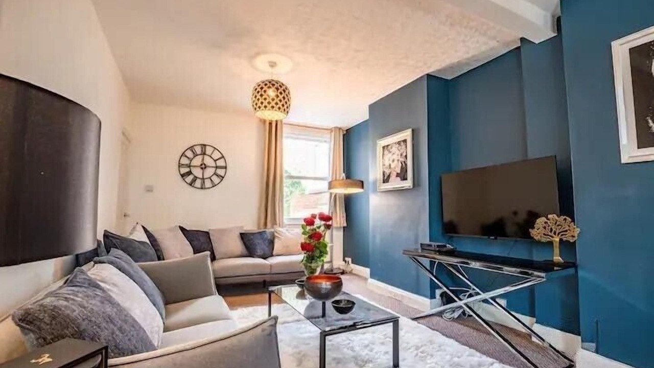 Photo of Others in Tadworth