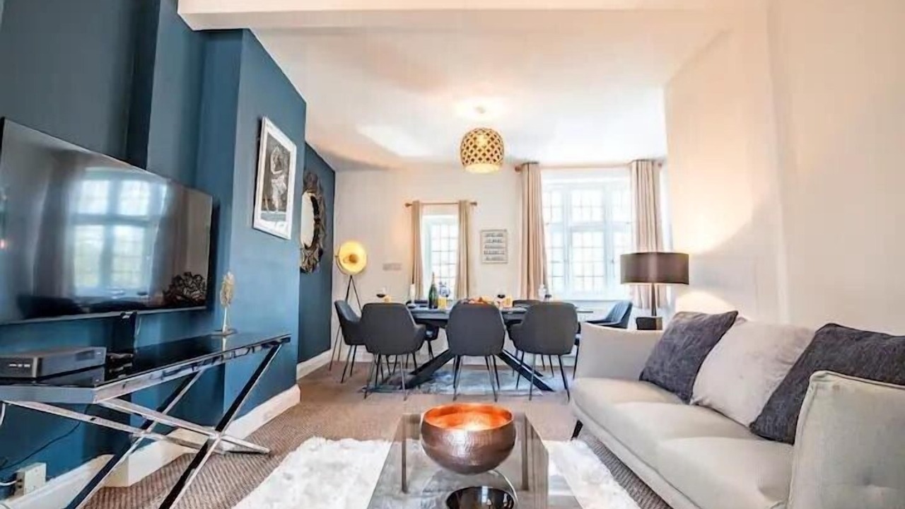 Photo of Others in Tadworth