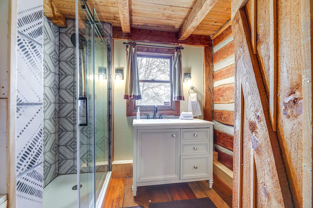 Photo of Bathroom in West Union