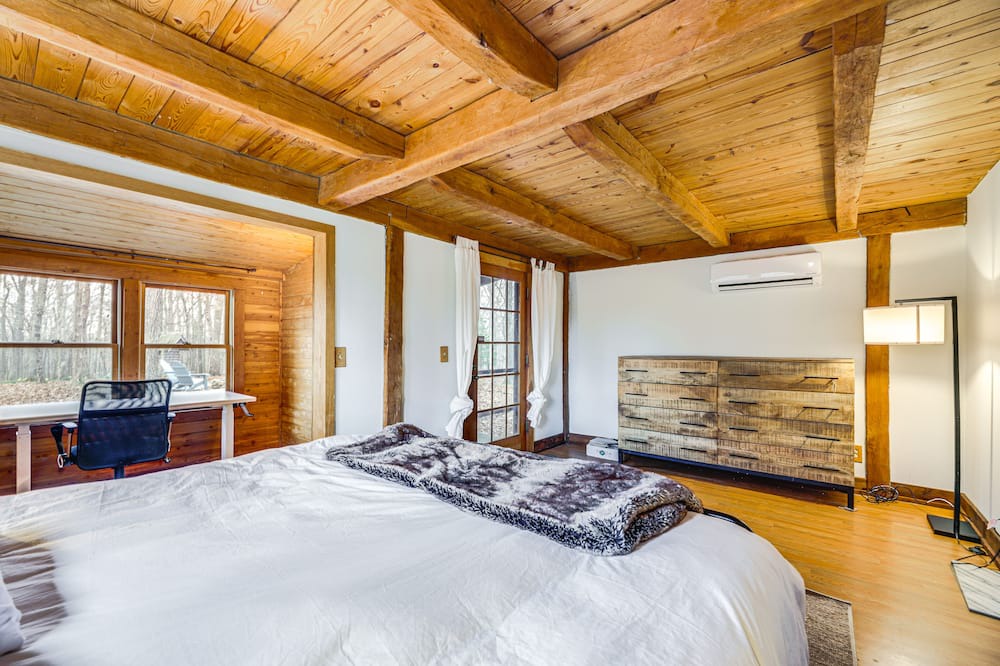 Photo of Bedroom in West Union