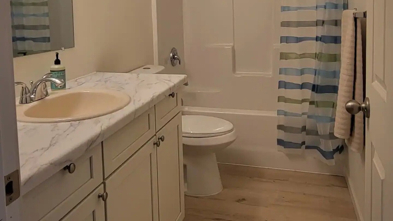 Photo of Bathroom in Cathlamet