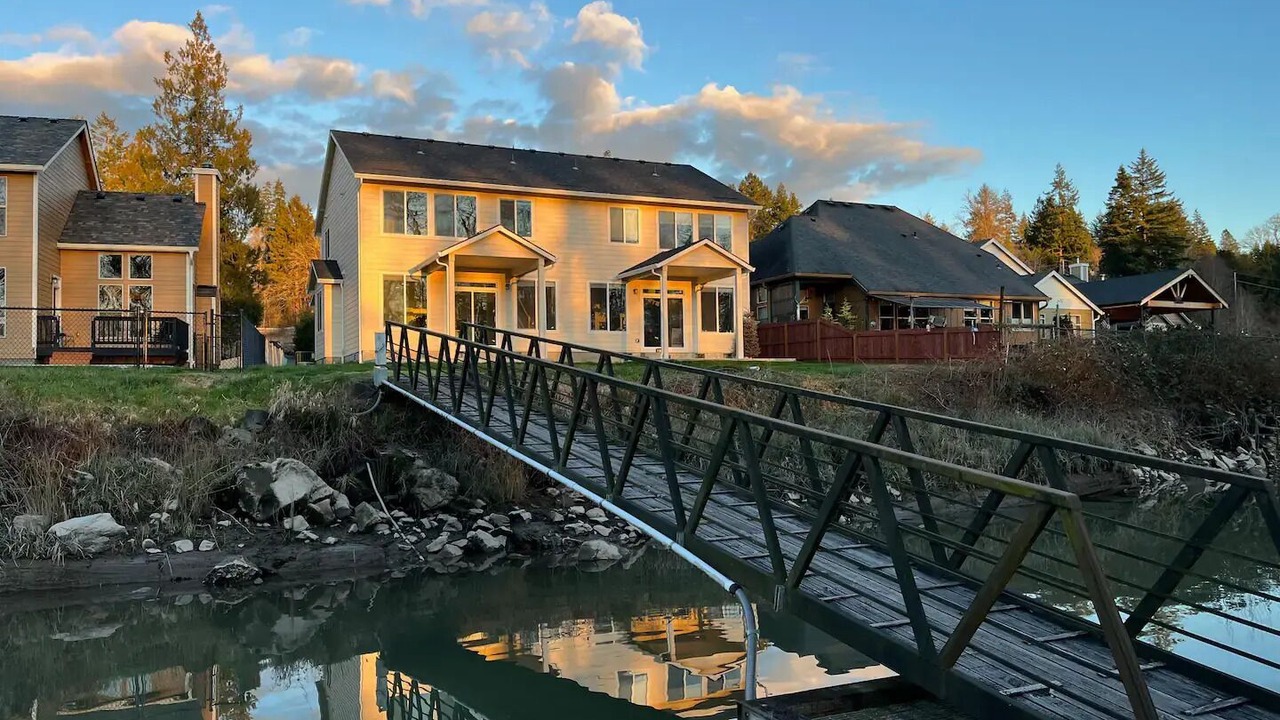 Photo of Bathroom in Cathlamet