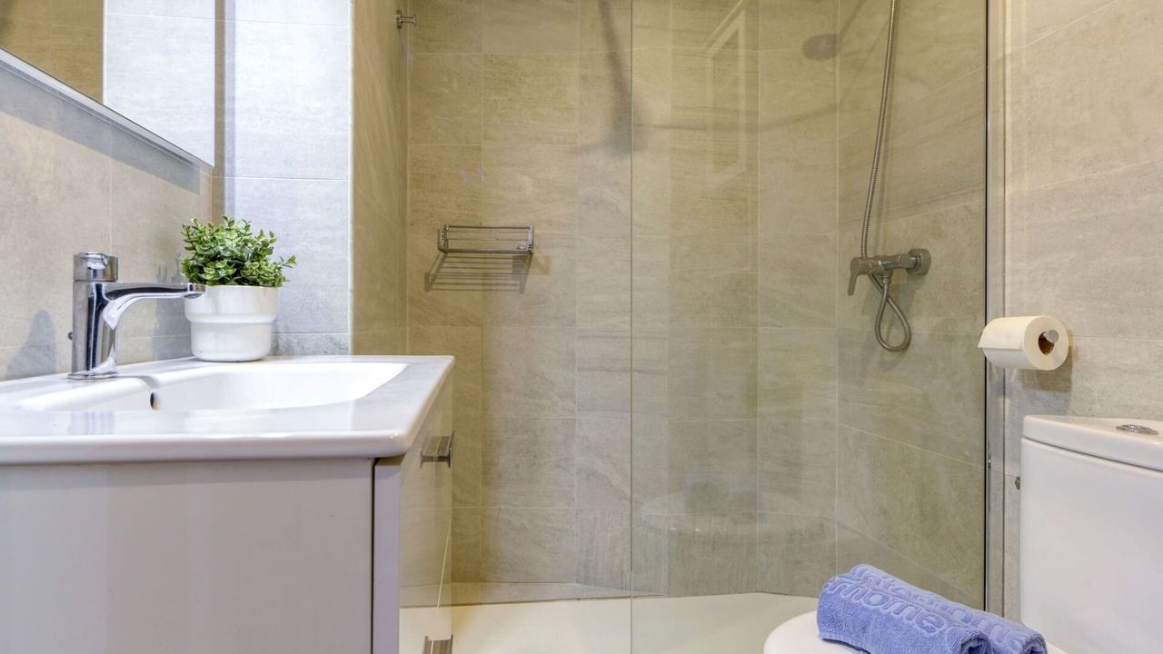 Photo of Bathroom in Palau-Saverdera