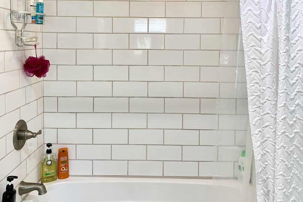 Photo of Bathroom in Princes Lakes