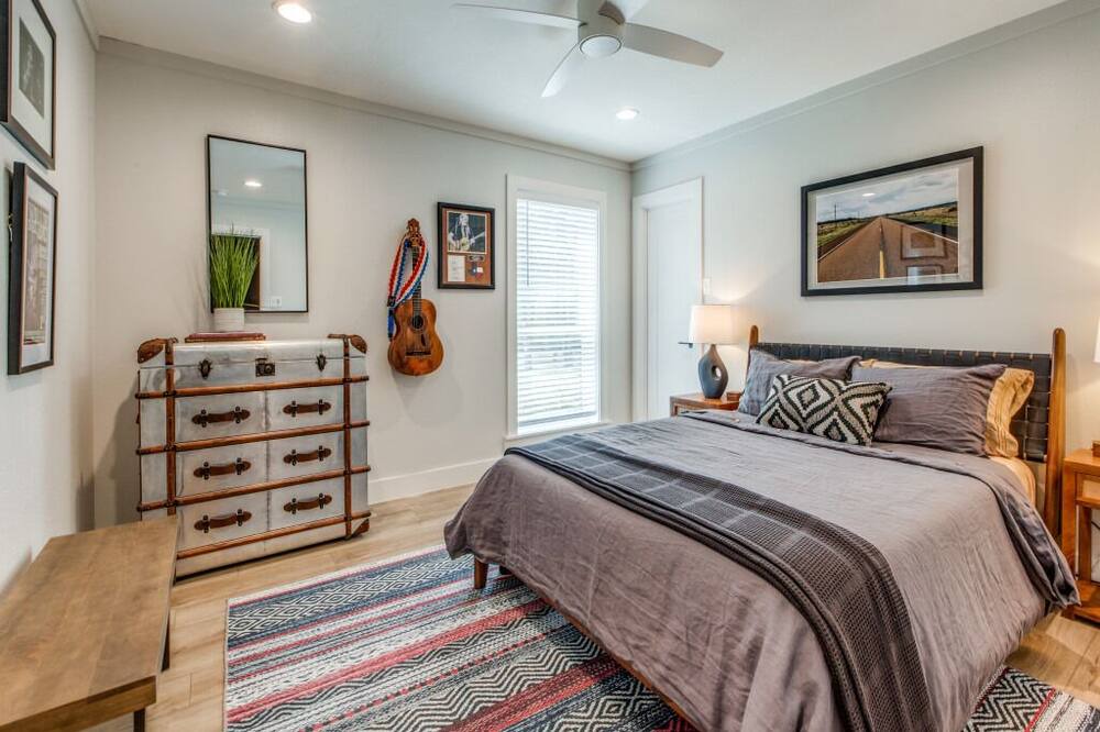 Photo of Bedroom in College Station
