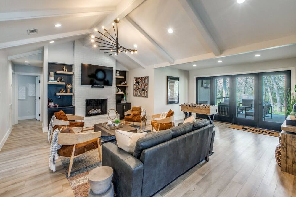 Photo of Livingroom in College Station