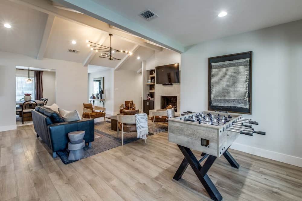 Photo of Livingroom in College Station