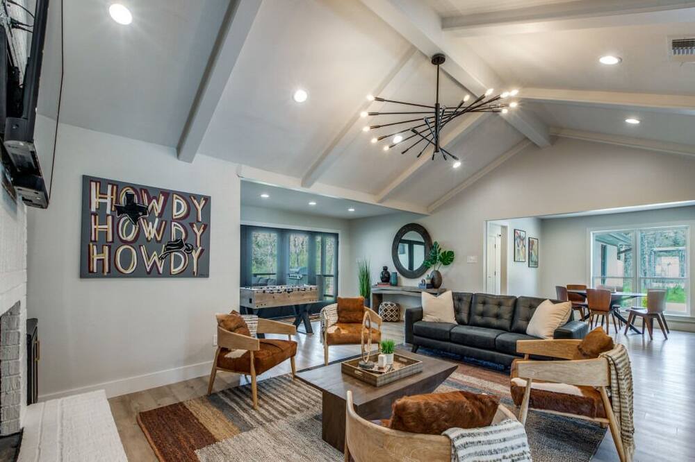 Photo of Livingroom in College Station