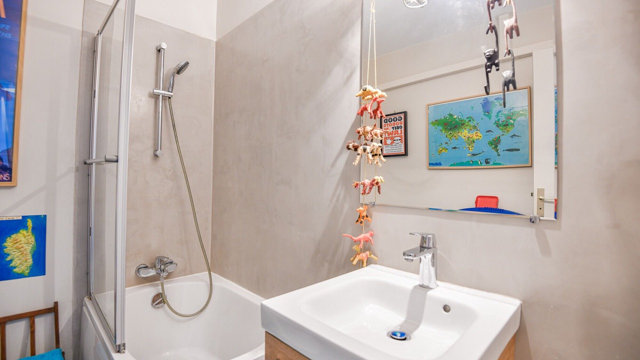 Photo of Others in Baille