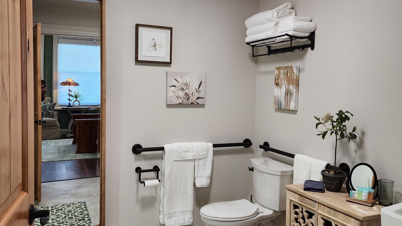 Photo of Bathroom in Red Bluff