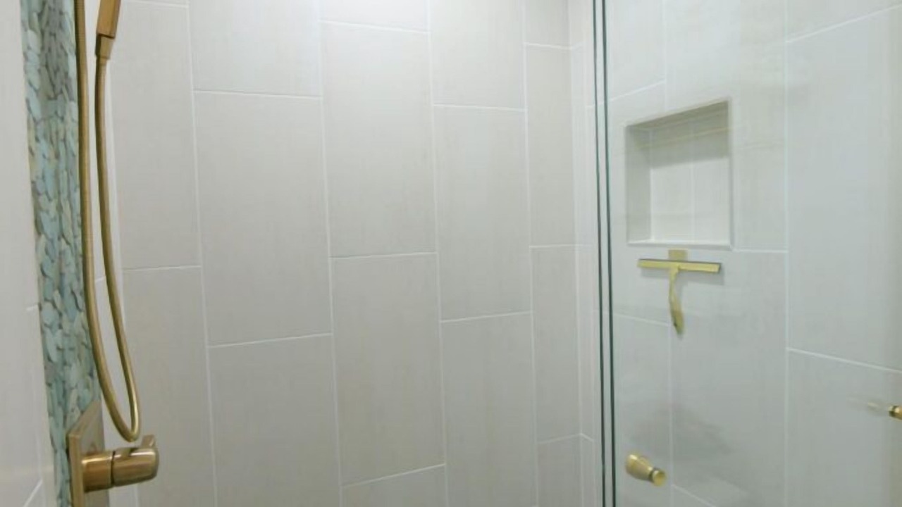 Photo of Bathroom in Red Bluff