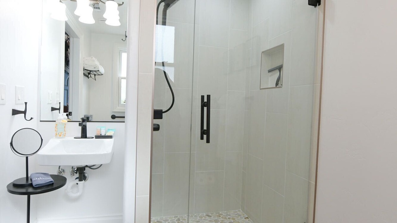 Photo of Bathroom in Red Bluff
