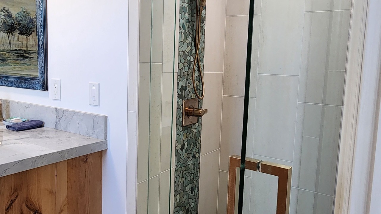 Photo of Bathroom in Red Bluff