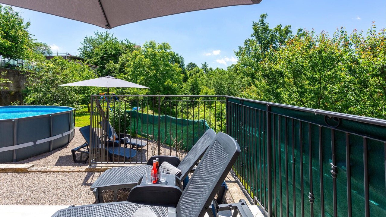 Photo of Patio Balcony in Sarsoni