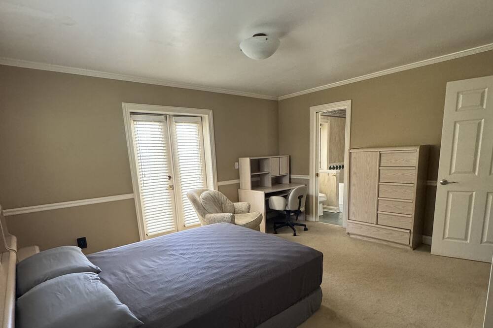 Photo of Bedroom in Lakeside
