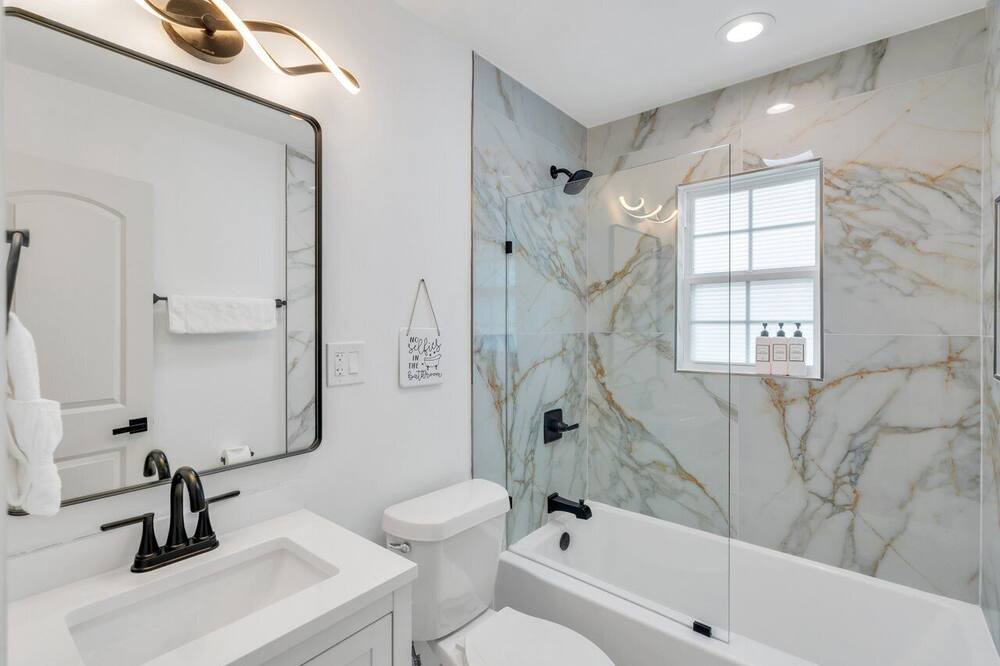 Photo of Bathroom in Tulane - Gravier
