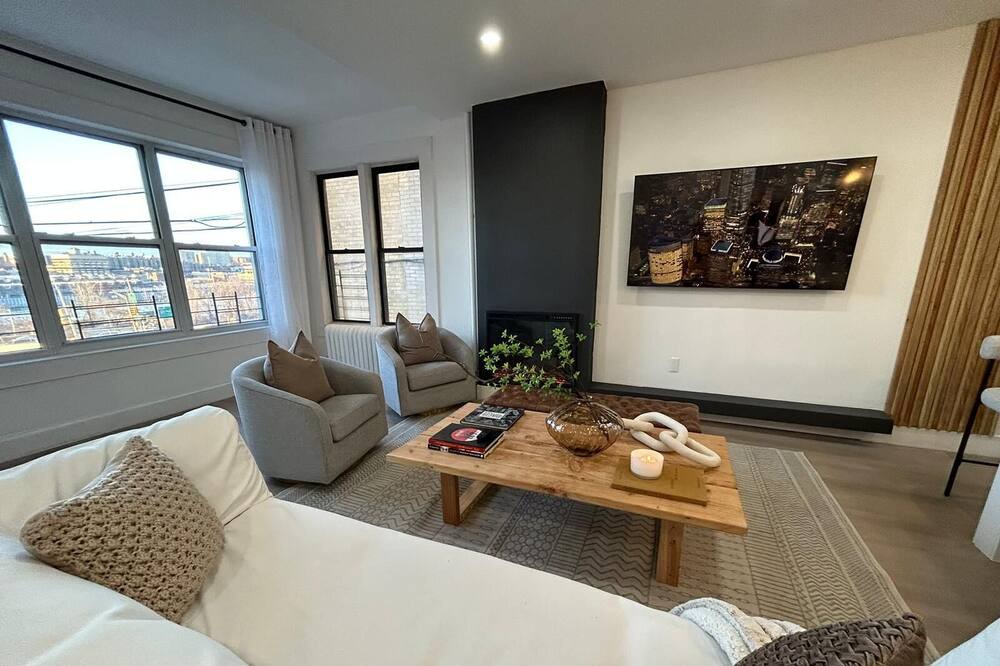 Photo of Livingroom in West Bronx