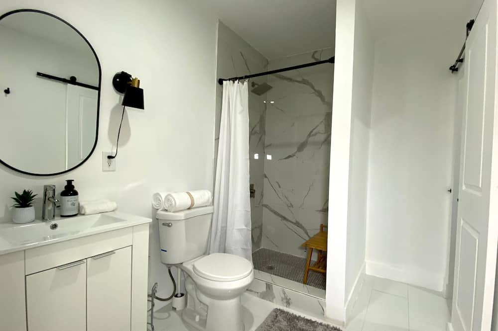 Photo of Bathroom in West Bronx