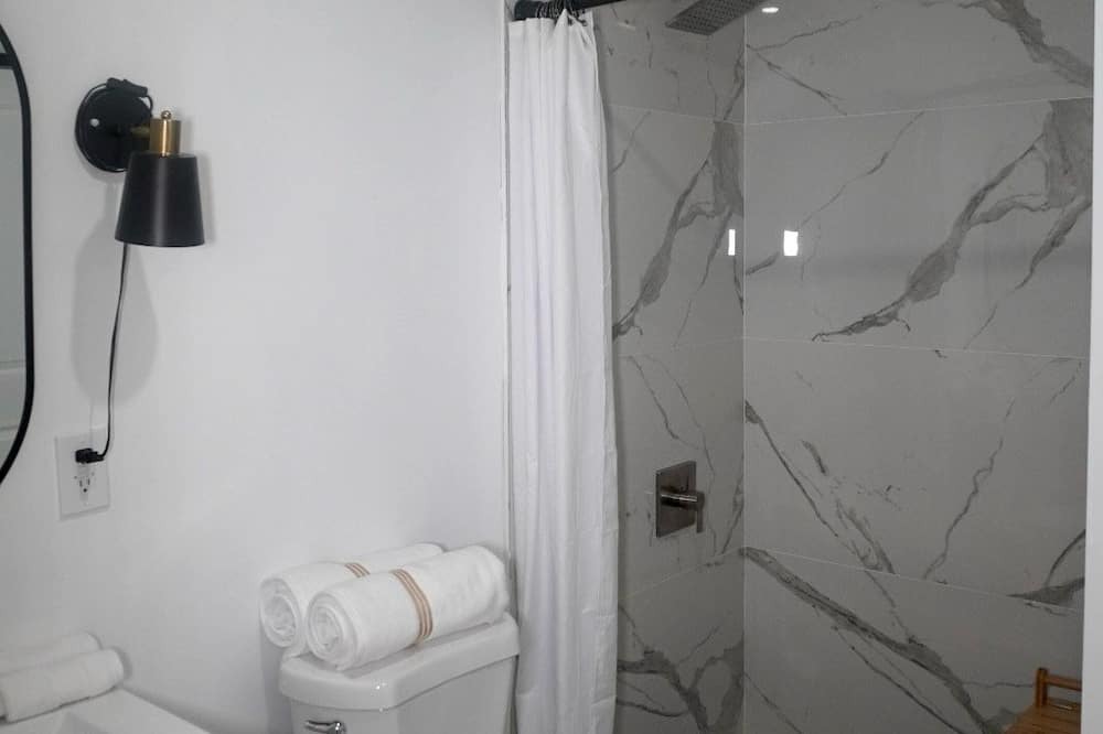 Photo of Bathroom in West Bronx