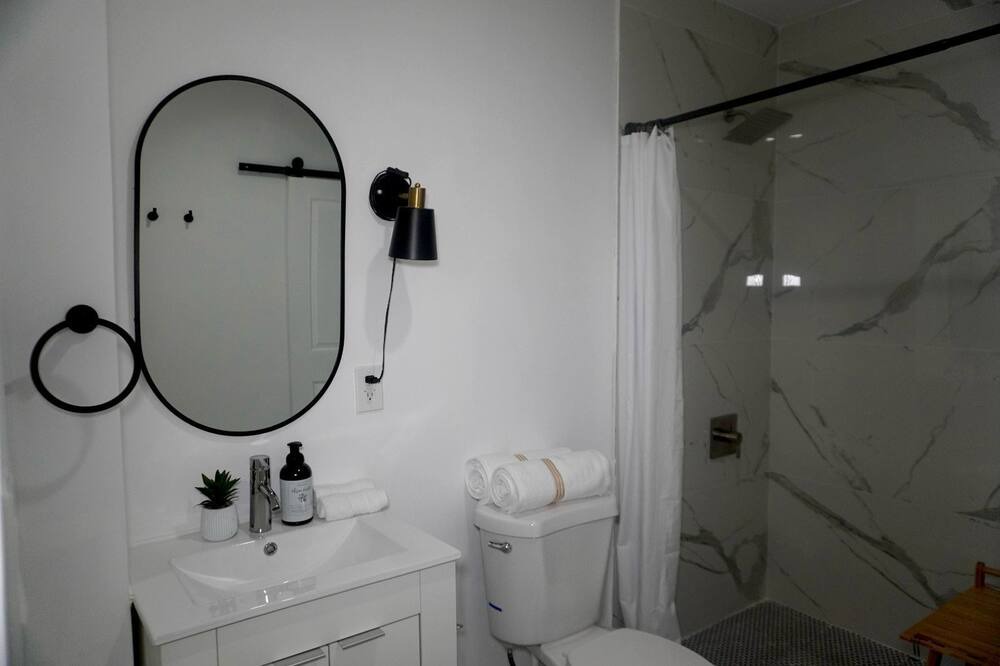 Photo of Bathroom in West Bronx