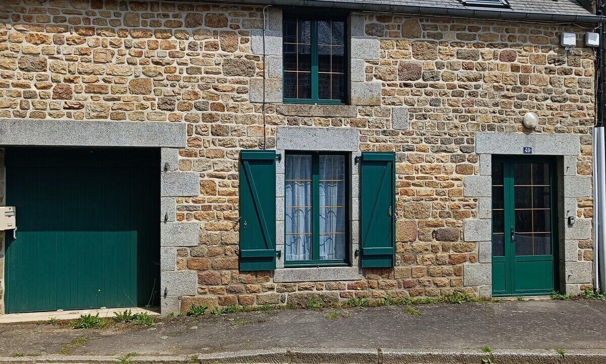 Photo of Outdoor in Saint-Georges-de-Reintembault