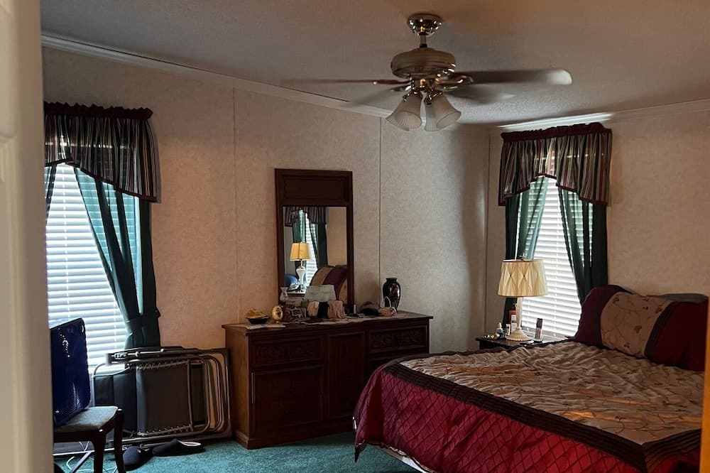 Photo of Bedroom in Centerville