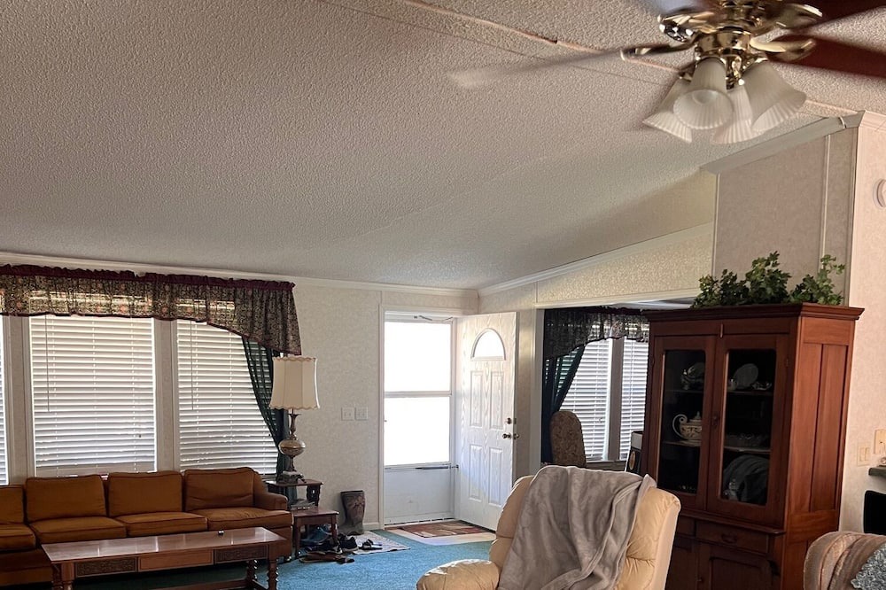 Photo of Livingroom in Centerville