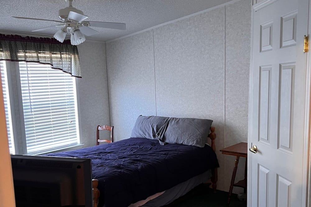 Photo of Bedroom in Centerville