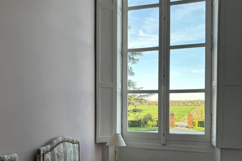 Photo of Bedroom in Castelsarrasin