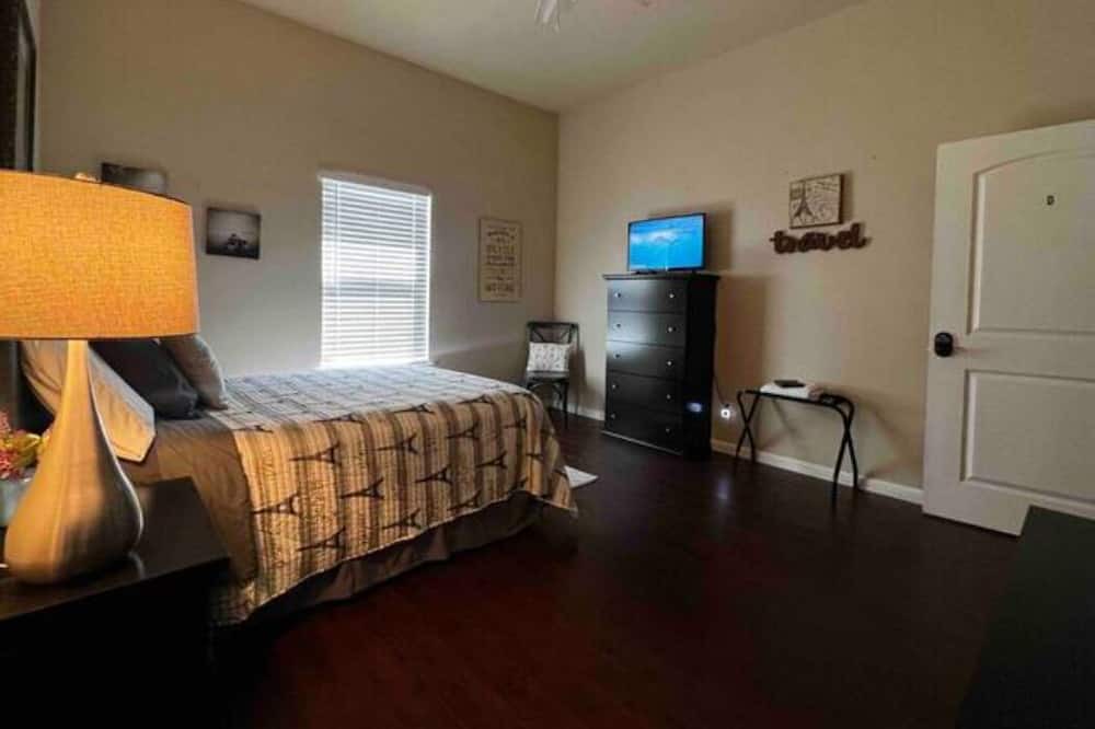 Photo of Bedroom in Five Points