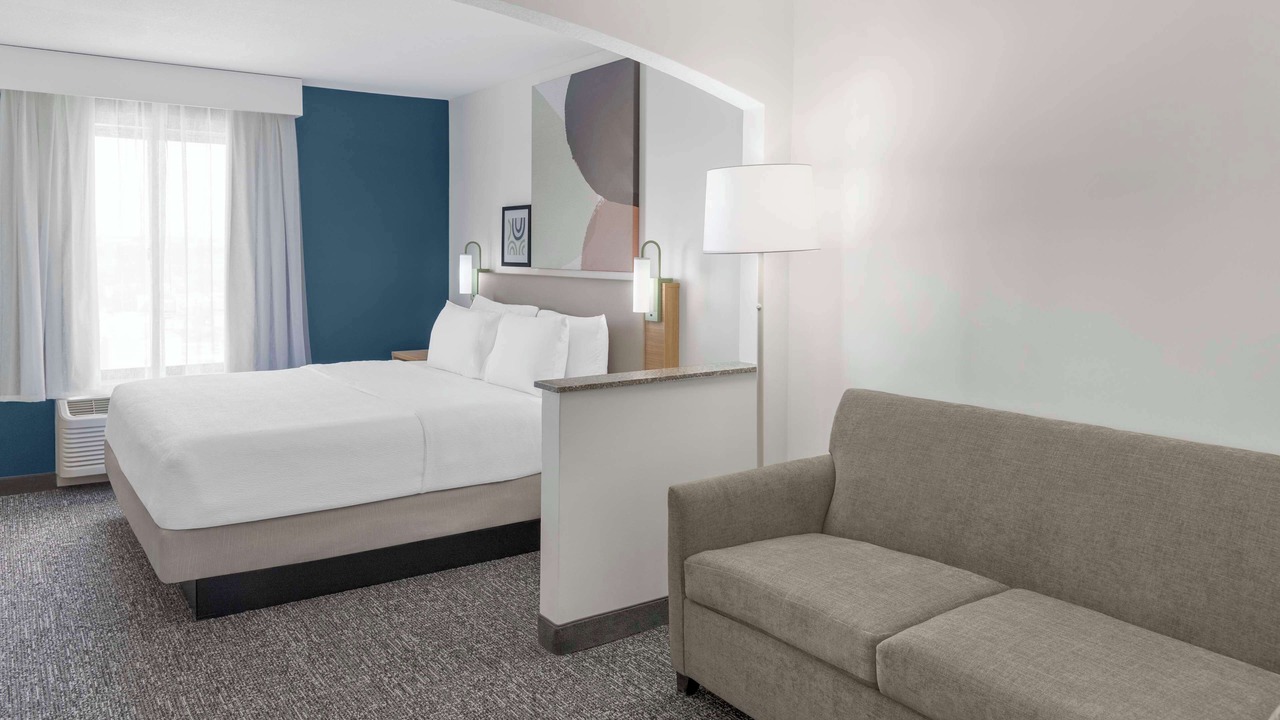 Photo of Bedroom in Lansing