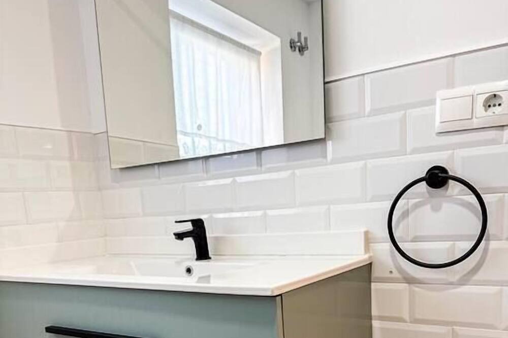 Photo of Bathroom in Mompia