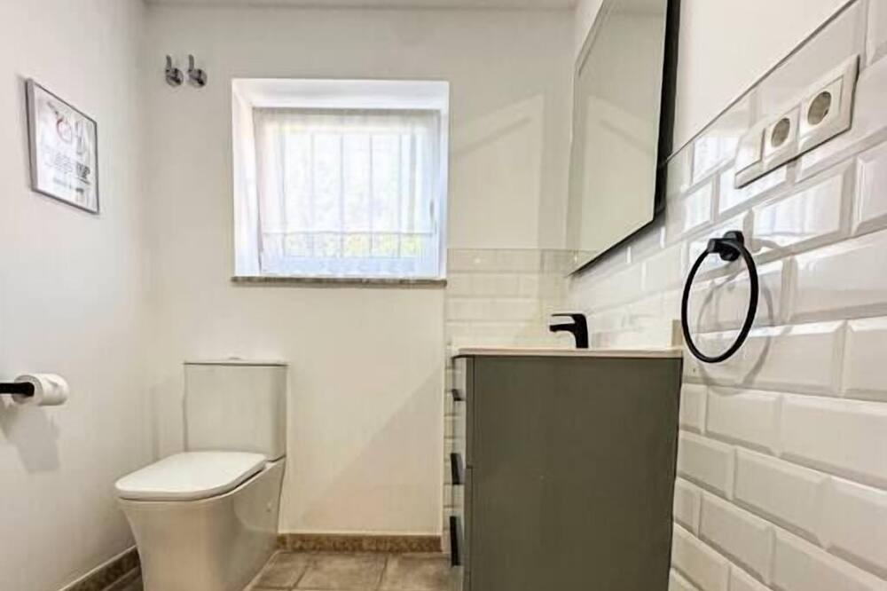 Photo of Bathroom in Mompia