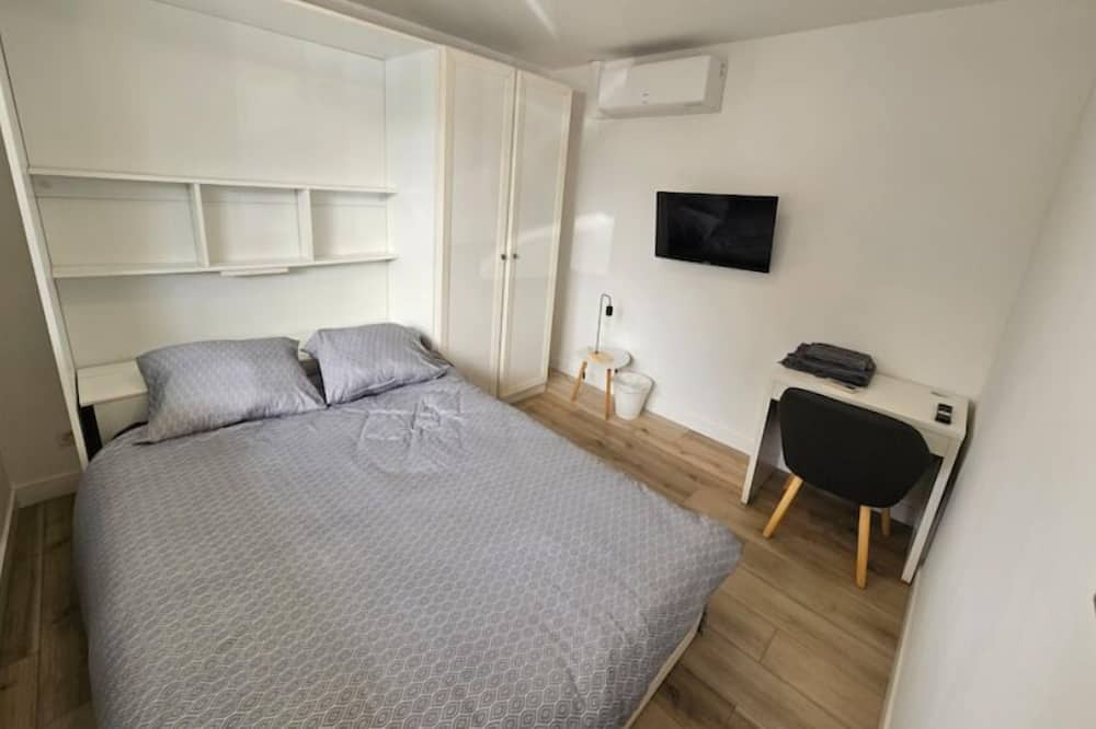 Photo of Bedroom in Saint-Priest