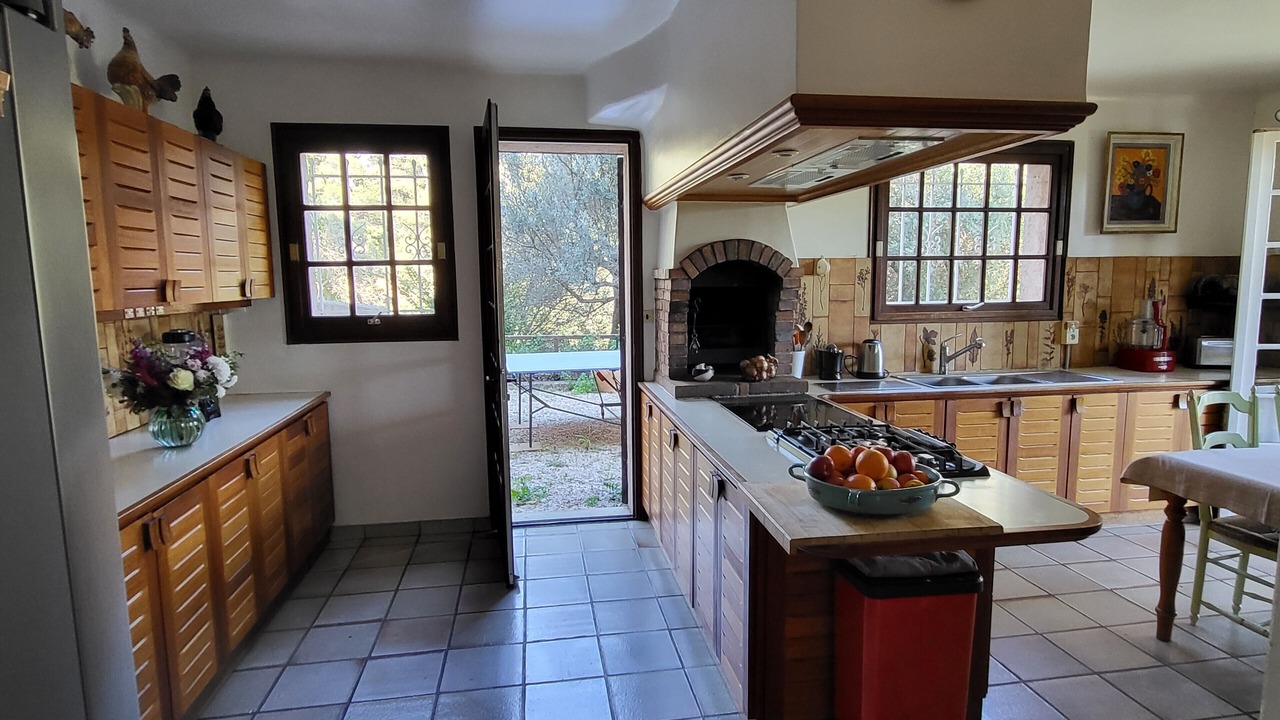 Photo of Kitchen in La Valette-du-Var