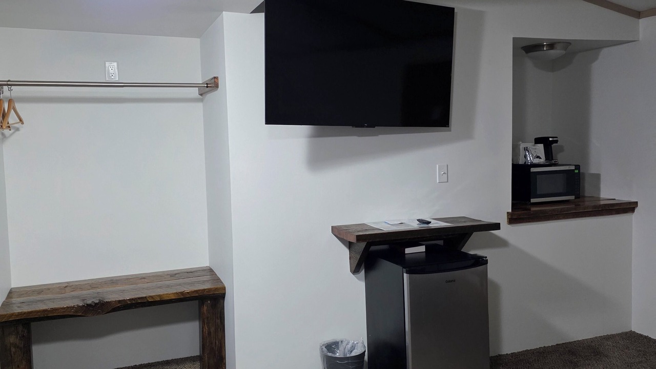 Photo of Others in Upson