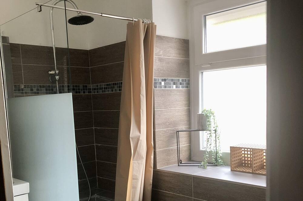 Photo of Bathroom in Vernou-la-Celle-sur-Seine