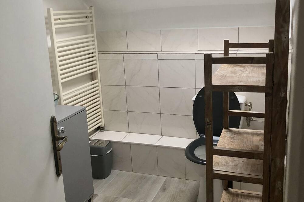 Photo of Bathroom in Vernou-la-Celle-sur-Seine