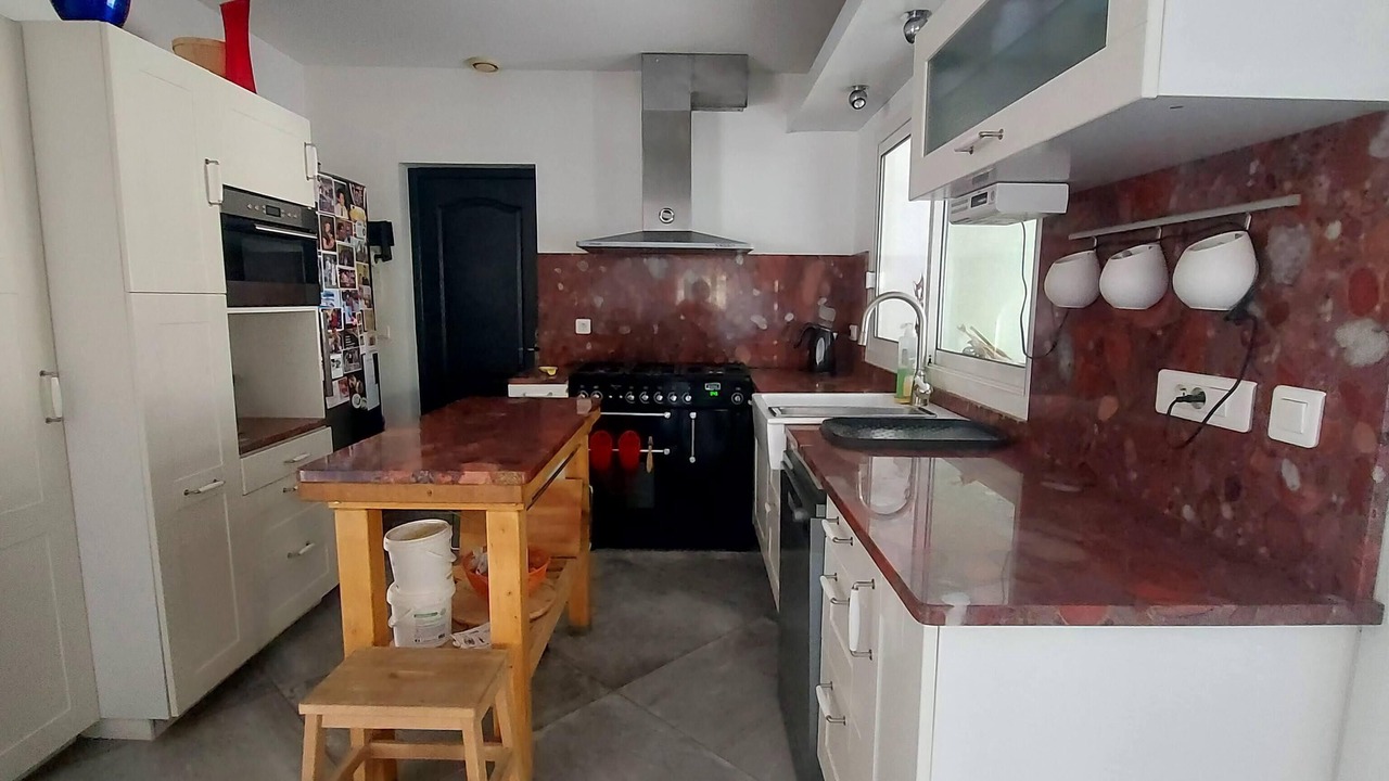 Photo of Kitchen in Saint-Martin-d'Ardeche