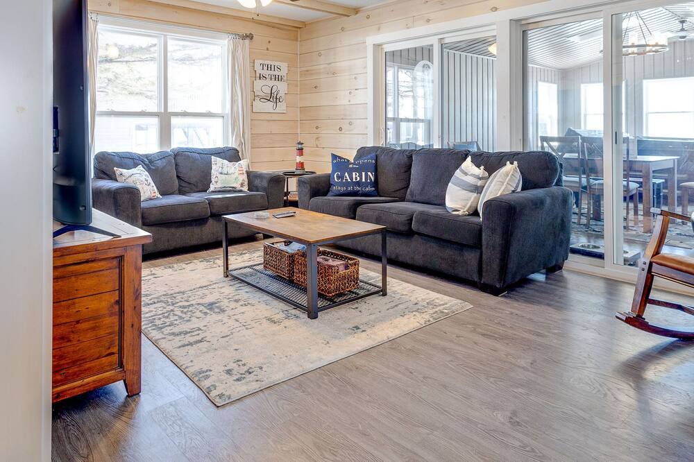 Photo of Livingroom in Prince County
